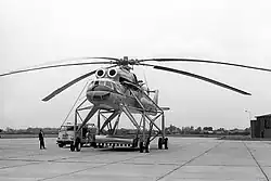 Mil Mi-10 na letišti v Groningenu.
