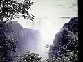 Viktoriiny vodopády (Mosi-oa-Tunya) mezi Zambií a Zimbabwe