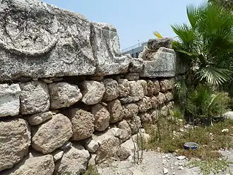 zbytky zdí křižácké pevnosti La Fève