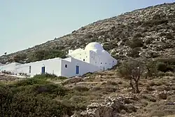 kostel s klášterem a antickými zbytky