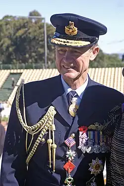 Šňůry na uniformě hlavního maršála australského letectva