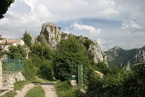 zřícenina hradu Rougon