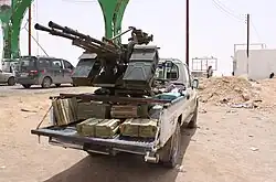 Libyjský technical s protiletadlovým dvojkulometem ZPU-2 ráže 14,5 mm.