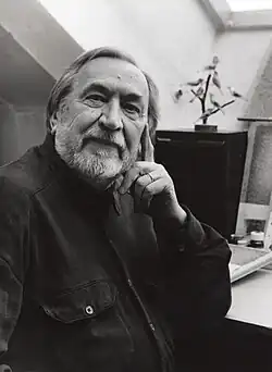 Akademický malíř Jan Kudláček ve svém ateliéru v Praze na Smíchově