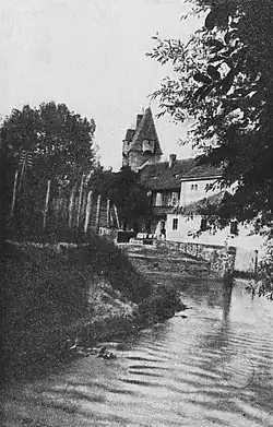 Rabenštejnská věž u Zadního mlýna, od vtoku Mlýnské stoky do Vltavy