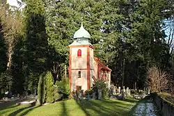 Kostel sv. Jiří na místě zaniklé obce