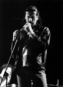 Aleš Drvota na koncertě skupiny Babalet v roce 1985