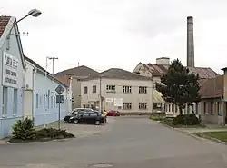 Tovární ulice v Alexovicích