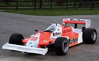 Alfa Romeo 179D ve zbarvení Marlboro.