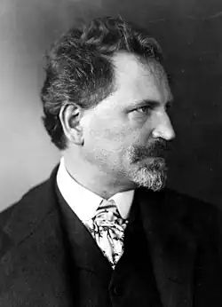 Alfons Mucha okolo roku 1906