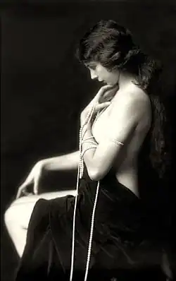 Ava Land, Ziegfeldgirl, 1921