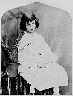 Lewis Carroll: Alice Liddellová, 1860 (Z-PH-LCA-III.70)