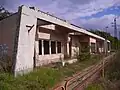 Pohled na bývalou staniční budovu.