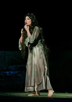 Anahit Mechtarjanová jako Anuš