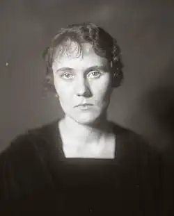 Anděla Kozáková v den své promoce 19. prosince 1922