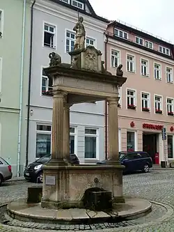 Ondřejova kašna na náměstí v Kamenci