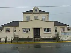 škola a bývalá radnice