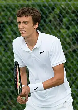 Andrej Kuzněcov během kvalifikace Wimbledonu 2015