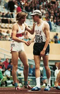 Dave Wottle (vpravo) na olympiádě v Mnichově