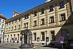 Anenský klášter v Praze na Starém Městě, Anenské náměstí