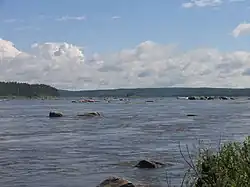 Řeka u města Strelka