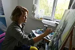 Anna Němec Sypěnová ve svém ateliéru