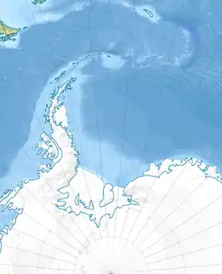 Weddellovo moře uprostřed je ze západu ohraničeno Antarktickým poloostrovem a z východu Coatsovou zemí. Z jihu končí v šelfovém ledovci Ronneové.