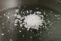 Krystalický trihydrát chloridu antimonitého