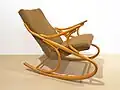 Houpací křeslo 1582, návrh Antonín Šuman, rok 1969, výroba TON, n. p.