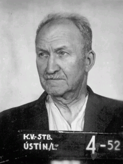 Vazební fotografie ze začátku roku 1952