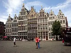 Cechovní domy na náměstí Grote Markt v Antverpách.