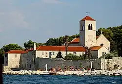 Dominikánský klášter sv. Kříže v Arbaniji