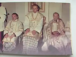 Emil Dorničák (sedící uprostřed)