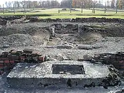 Zbořeniště a ruiny plné suti a cihel