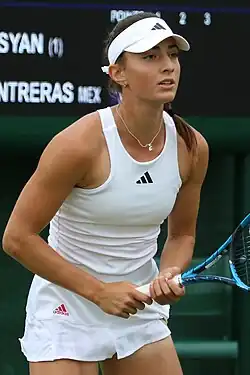 Elina Avanesjanová ve Wimbledonu 2023