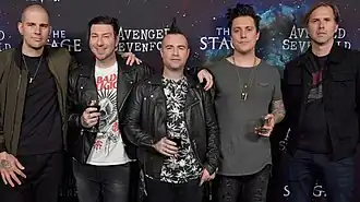 Avenged Sevenfold roku 2016. Zleva: M. Shadows, Zacky Vengeance, Johnny Christ, Synyster Gates a Brooks Wackerman