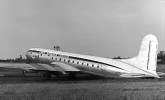 Avro Tudor 5 společnosti Lome Airways (Kanada) na letišti London Stansted v září 1953