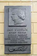 Pamětní deska houslisty Jana Kubelíka