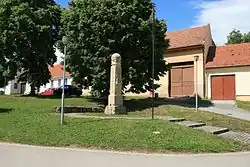 Náves s pomníkem 1. světové války