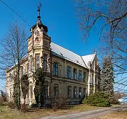 Bývalá škola ve Zbyslavi.jpg