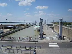 zdymadla na hrázi v Gabčíkově