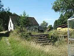 Místo, kde stával zaniklý Břehyňský mlýn (pohled od bývalé kartounky)