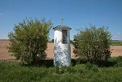 Březské, boží muka v polích (0917).jpg