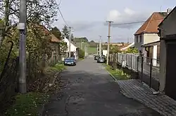 Pohled na vesnici z jejího jižního konce