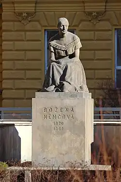 Pomník Boženy Němcové, Hradec Králové, 1940