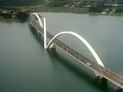 Letecký pohled na most Ponte Juscelino Kubitschek v Brasílii