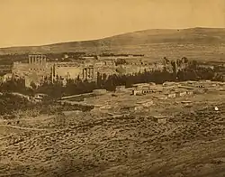 Pohled na Baalbek z období 1890–1900