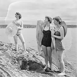 Reklama na plavky, 1954