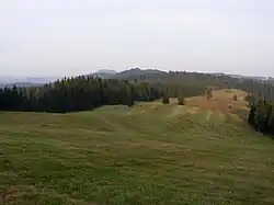 Pohled z vrcholu Obrubovanec na východ