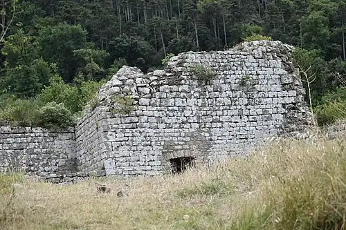 zříceniny hradu Miramont